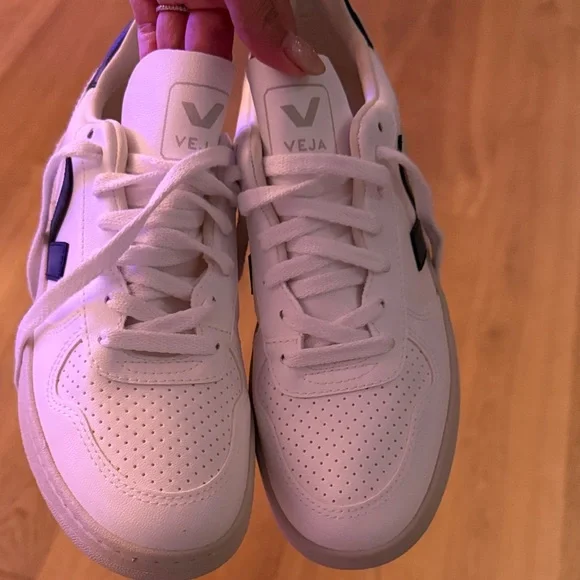 Veja White Sneakers with Black V and Taupe Sole - Picture 2 of 5